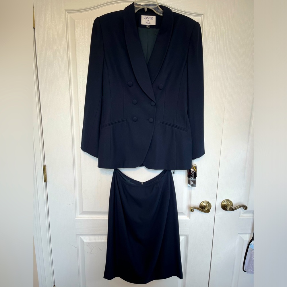 Kasper Women’s Navy Blue 2 Piece Suit Size 10